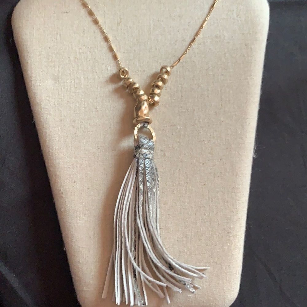 New. Gold chain bead necklace snakeskin tassel